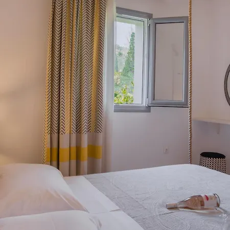 Small Paradise Semesterbostad *